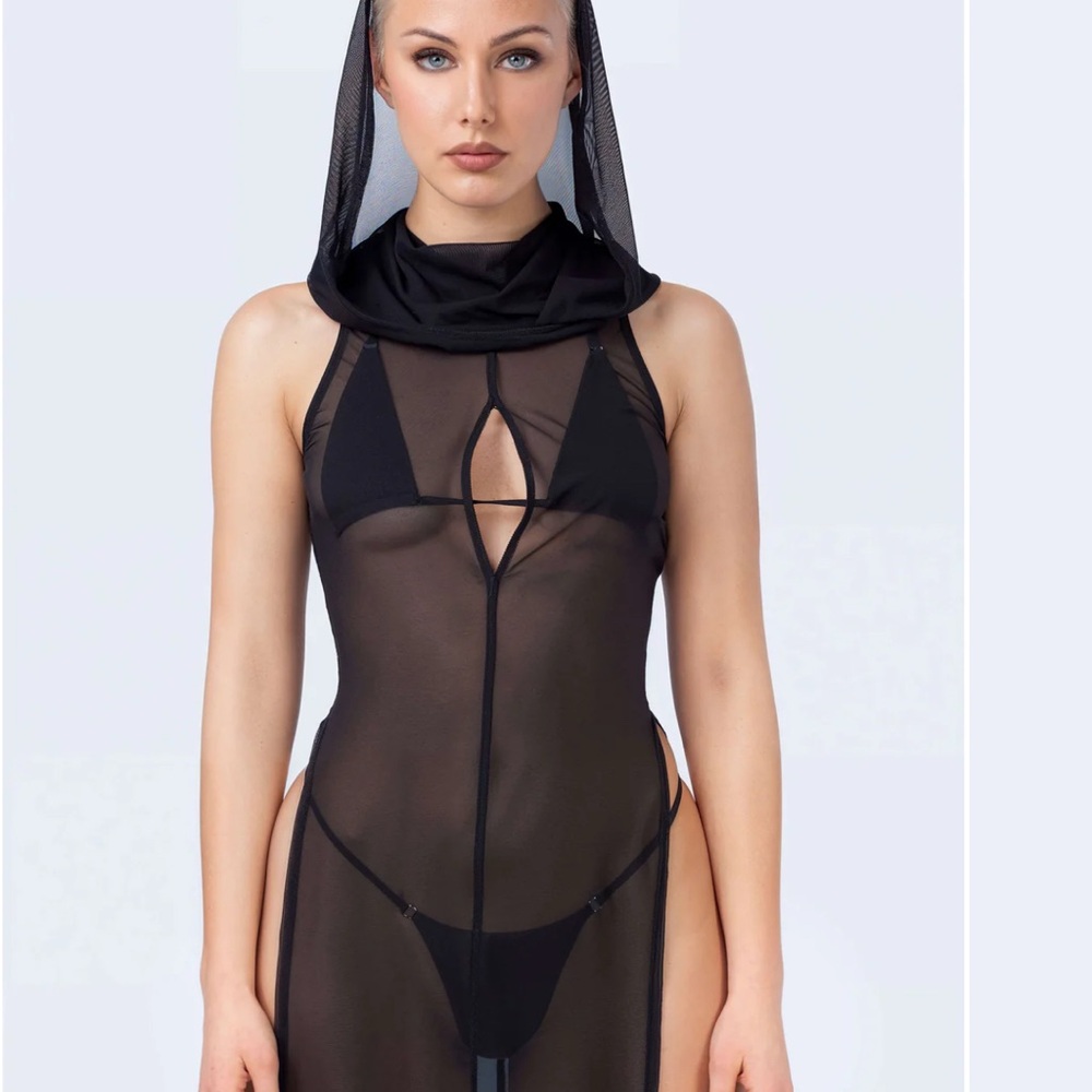 NWOT - Mystique Black Sheer Hooded Chemise